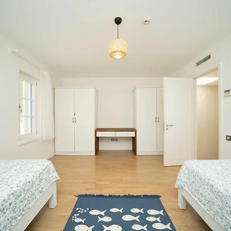 Portville Holiday Villas - Dila Villa